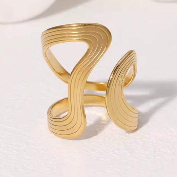 14K Gold Filled Geometric Ring - Picture 2 of 4
